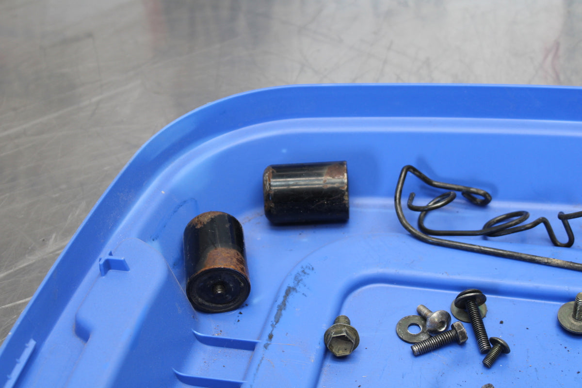 00 SUZUKI SV650 MOUNTING BOLTS HARDWARE MOTOR SCREWS BB156