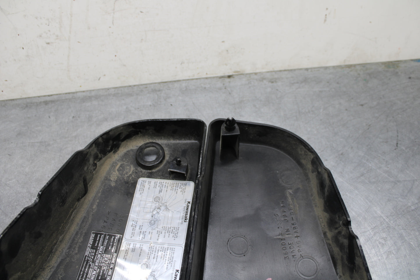 05-08 KAWASAKI VULCAN 1500 VN1500N CLASSIC SIDE COVER PANEL COWL SET BB133