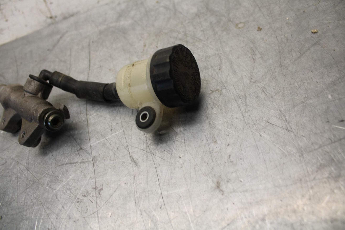 2008 Yamaha YZF R6 REAR  BRAKE MASTER CYLINDER W RESERVOIR 2C0-2583V-01-00 BB521
