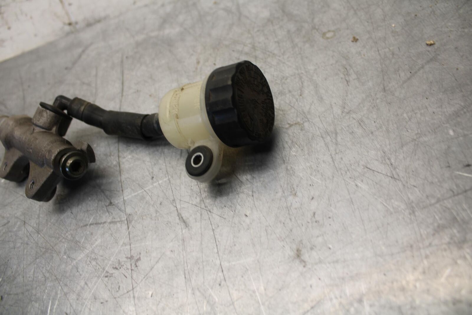 2008 Yamaha YZF R6 REAR  BRAKE MASTER CYLINDER W RESERVOIR 2C0-2583V-01-00 BB521