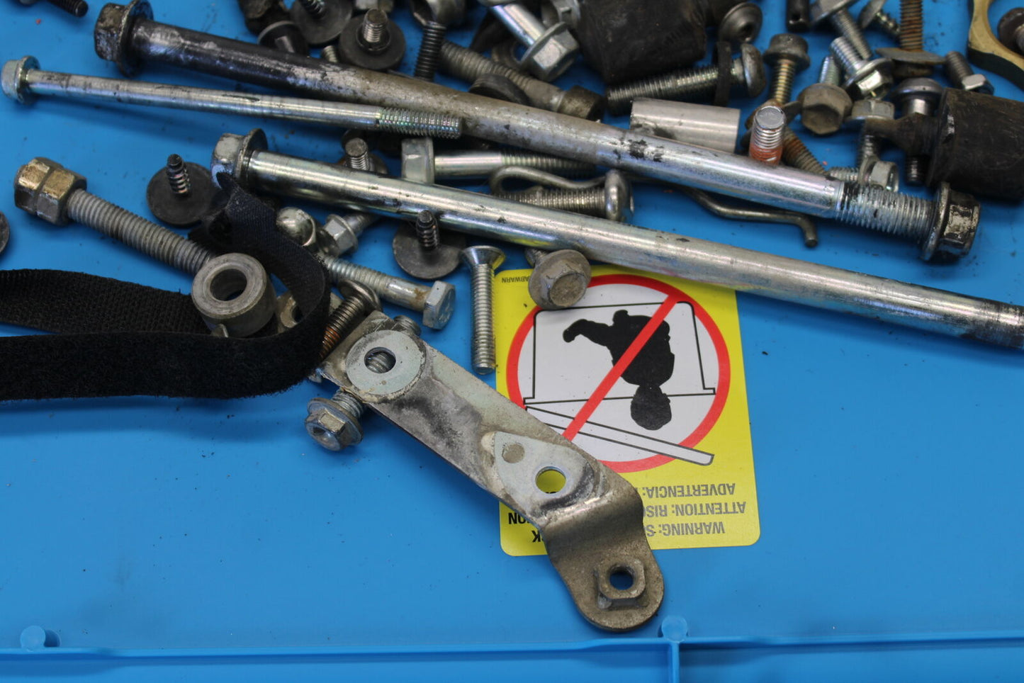 06-07 SUZUKI GSXR 600 ENGINE MOUNTING BOLTS HARDWARE MOTOR SCREWS BB694