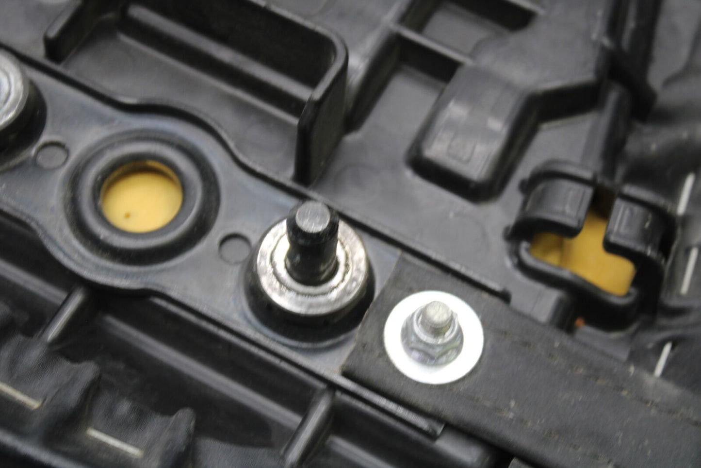 05-06 SUZUKI GSXR1000 REAR BACK PASSENGER TANDEM SEAT PAD SADDLE PILLION BB663