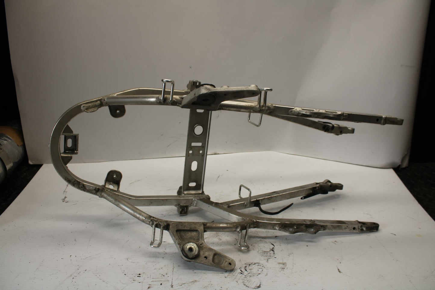 98-03 SUZUKI TL1000R REAR SUBFRAME BACK SUB FRAME BB267