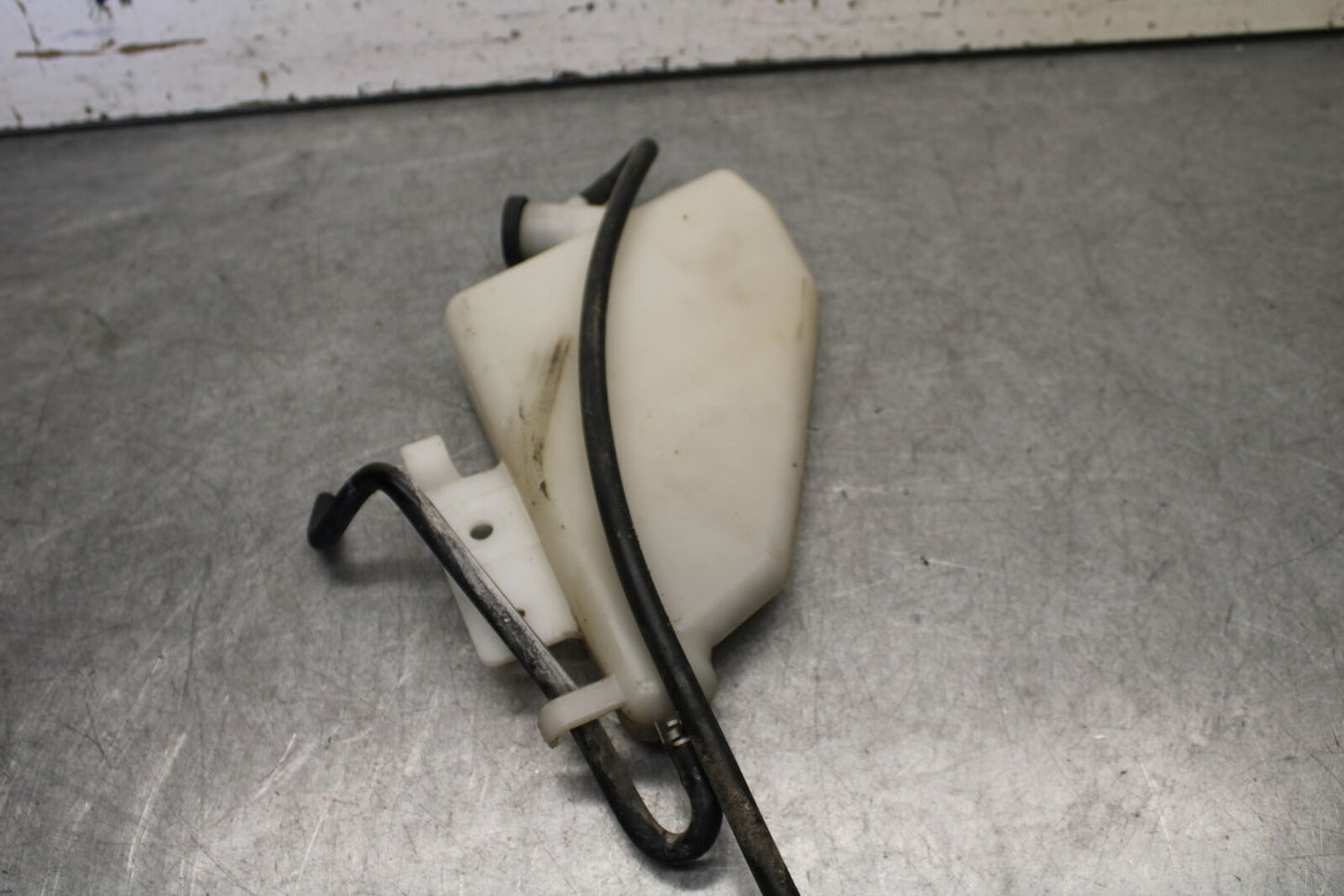 05-06 SUZUKI GSXR1000 COOLANT WATER TANK RESERVOIR BOTTLE 17910-41G00 BB663