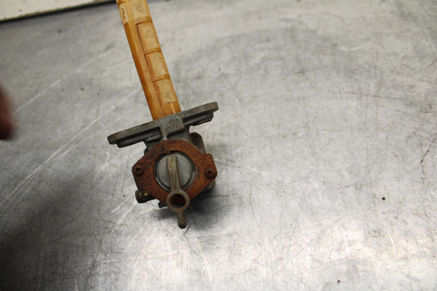 80-81 SUZUKI GS1000G FUEL GAS TANK PETCOCK SHUT ON OFF VALVE PARTS BB91