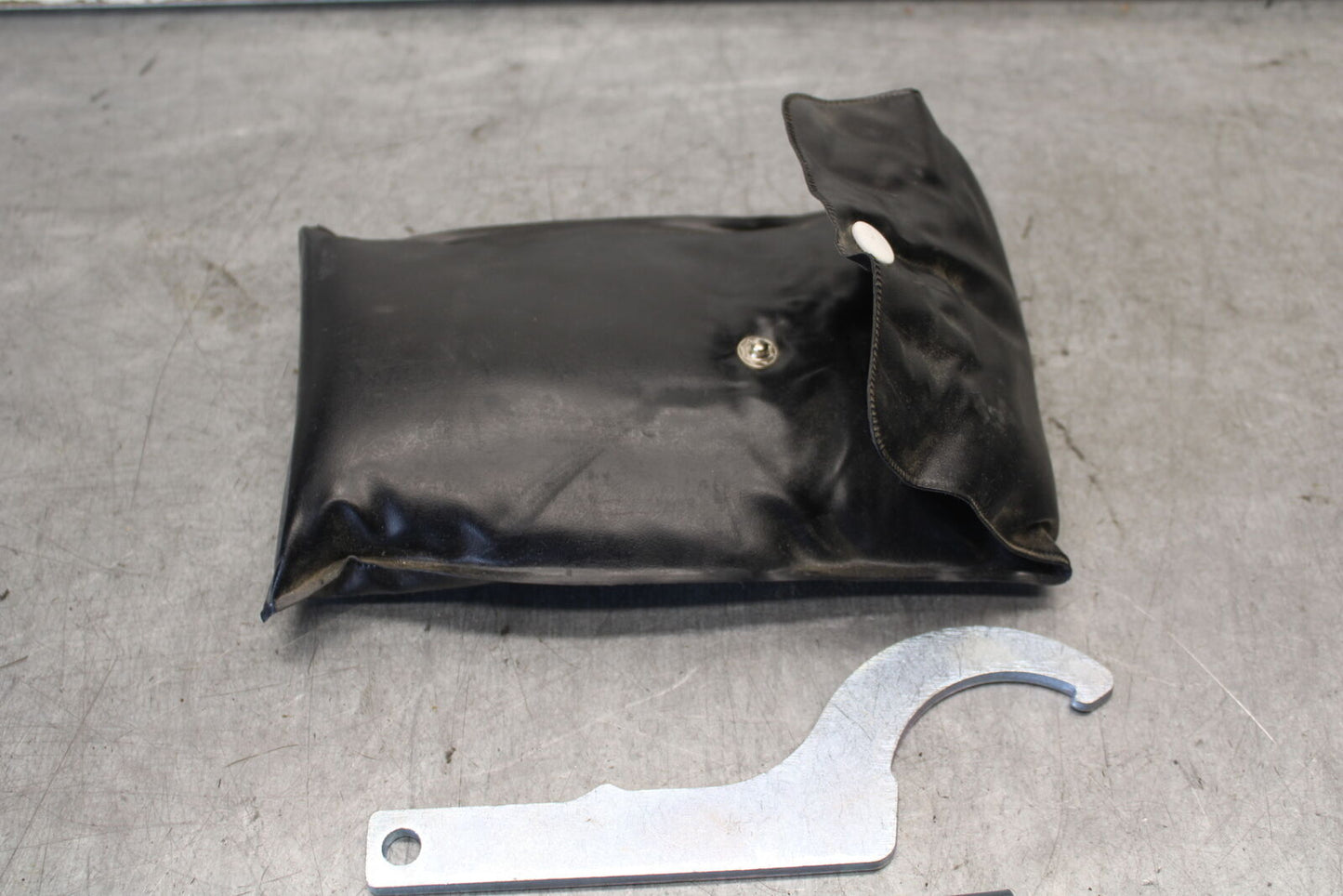 08-16 YAMAHA YZF R6 STOCK TOOLS OEM TOOL BAG KIT SET BB665