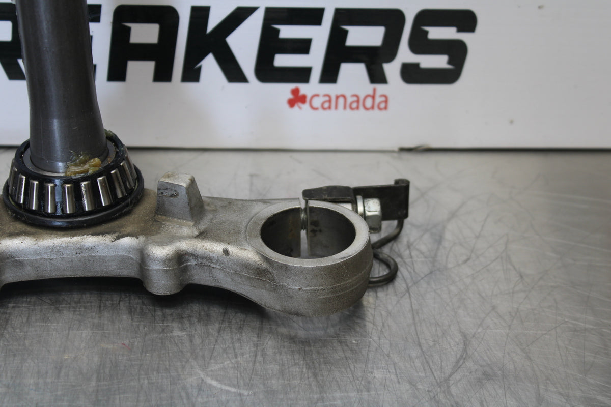 04-09 SUZUKI GS500F FRONT FORKS CLAMP LOWER TRIPLE TREE STEM BB165