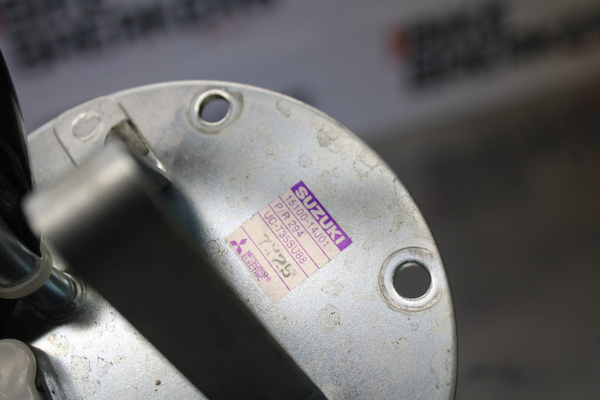 18 SUZUKI GSXR750 FUEL PUMP GAS PETROL SENDER UNIT BB891