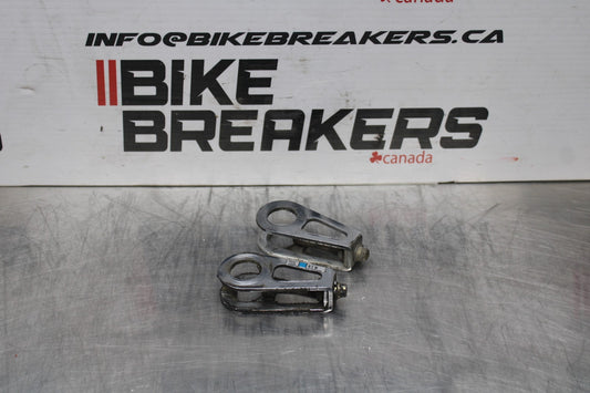 01-06 HONDA CBR600F4I SWINGARM CHAIN TENSIONER ADJUSTMENT BRACKETS  BB778