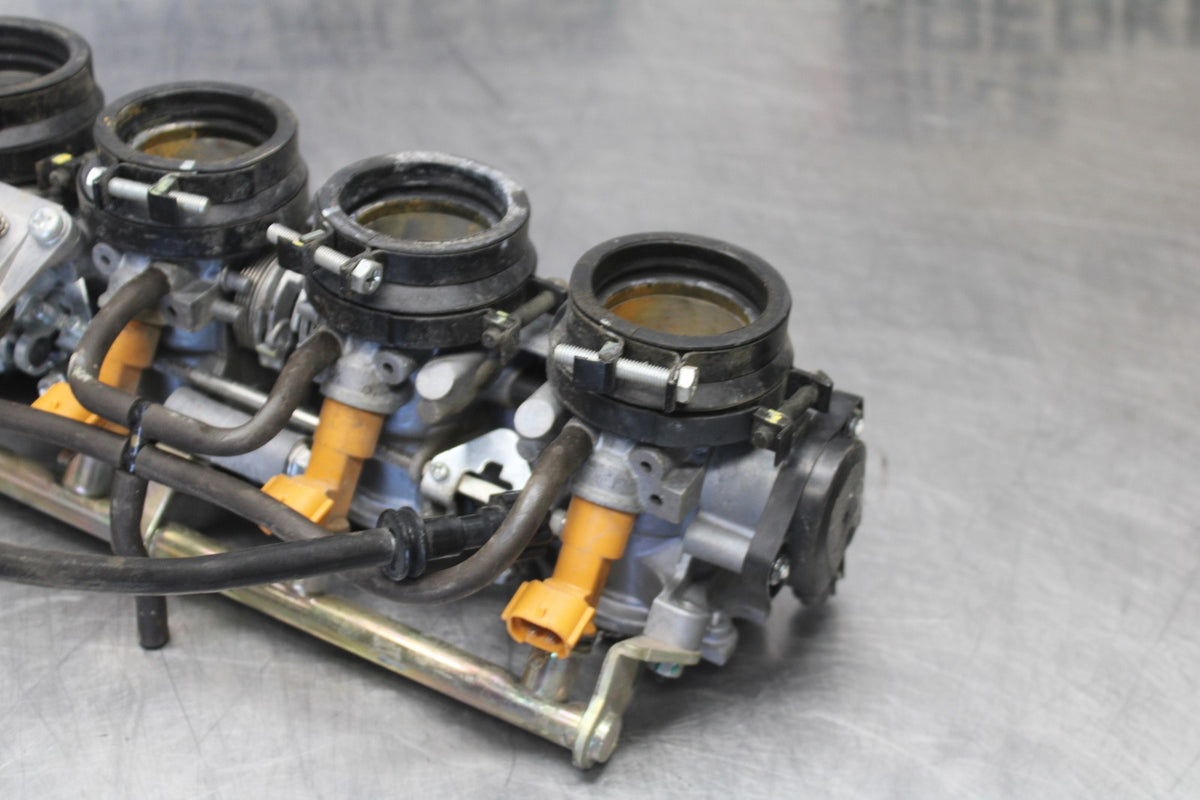 05-06 HONDA CBR600RR MAIN FUEL INJECTORS / THROTTLE BODIES BB893