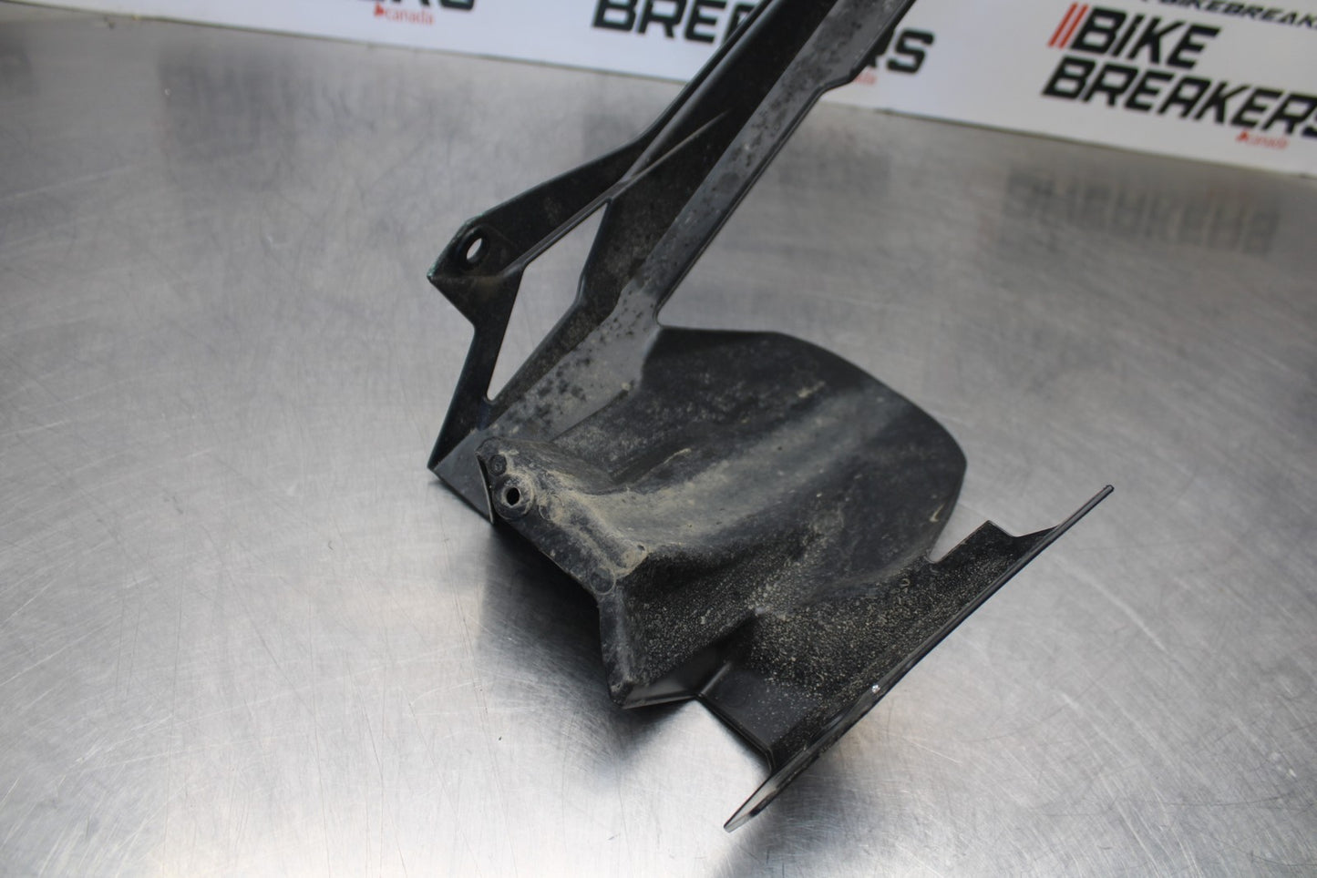 18-23 KAWASAKI NINJA 400 EX400 REAR BACK DRIVE CHAIN GUARD COVER SHIELD BB192