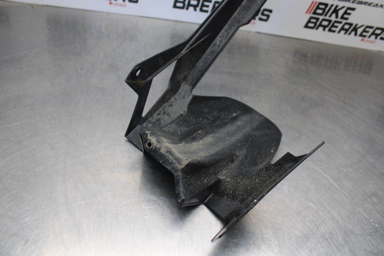 18-23 KAWASAKI NINJA 400 EX400 REAR BACK DRIVE CHAIN GUARD COVER SHIELD BB192