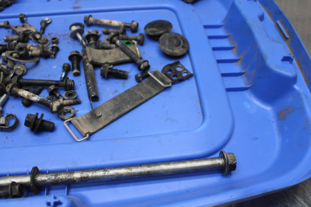 19 YAMAHA TTR230 MOUNTING BOLTS HARDWARE MOTOR SCREWS BB146