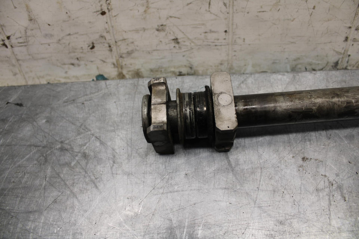 05-06 HONDA CBR600RR REAR AXLE  WHEEL RIM PIVOT BOLT AXEL 42301-MEE-D00 BB479