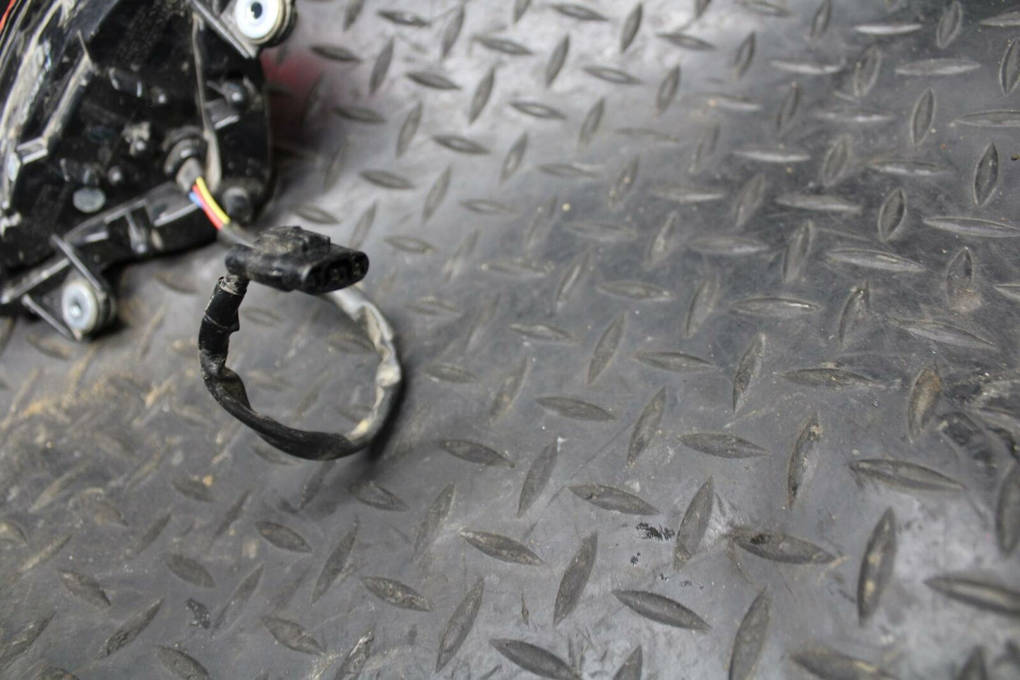 12-17 KAWASAKI NINJA 650 REAR TAIL TAILLIGHT BACK BRAKE LIGHT 23025-0307 BB211