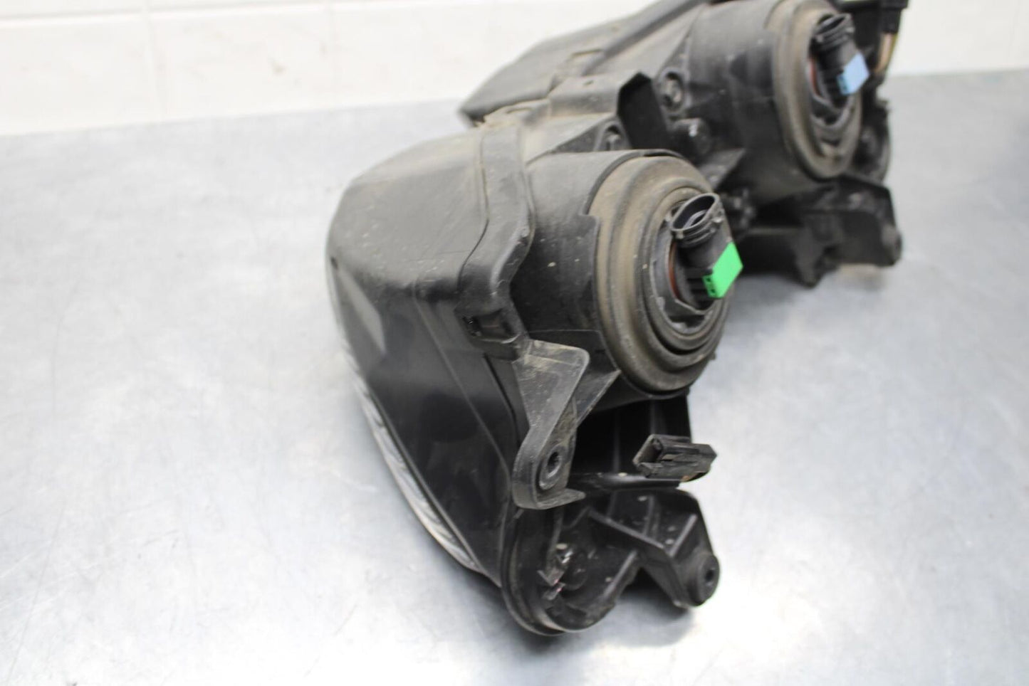 2011 Kawasaki Ninja ZX6R ZX600R FRONT HEADLIGHT LIGHT LAMP 23007-0101 BB587