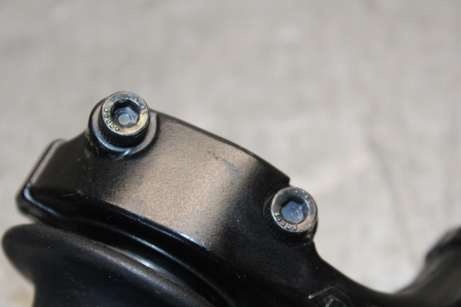 18-24 YAMAHA MT-07 THROTTLE CABLE LINE HOUSING GUIDE BB662
