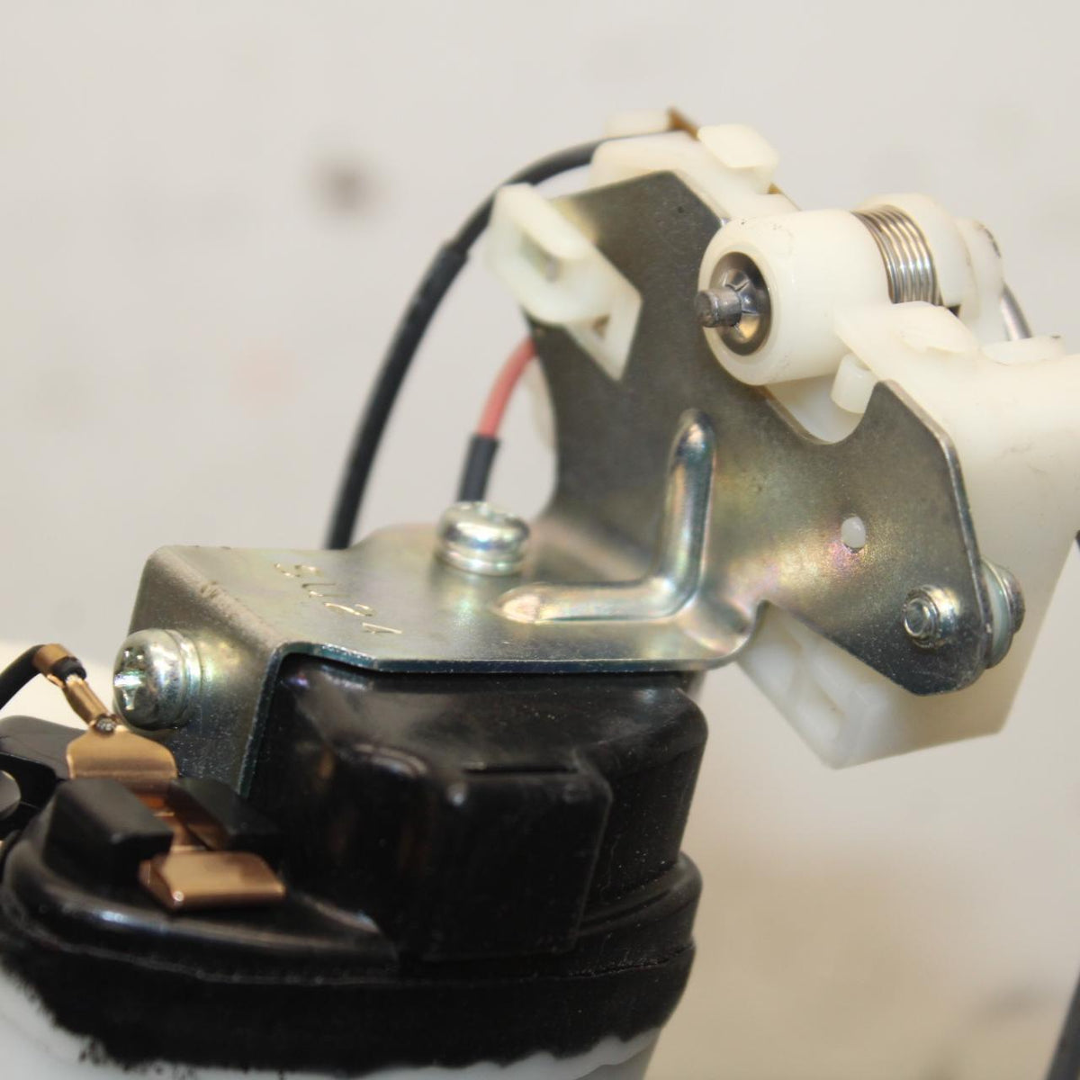 06-07 SUZUKI GSXR750 FUEL PUMP GAS PETROL SENDER UNIT 15100-01H00 BB645