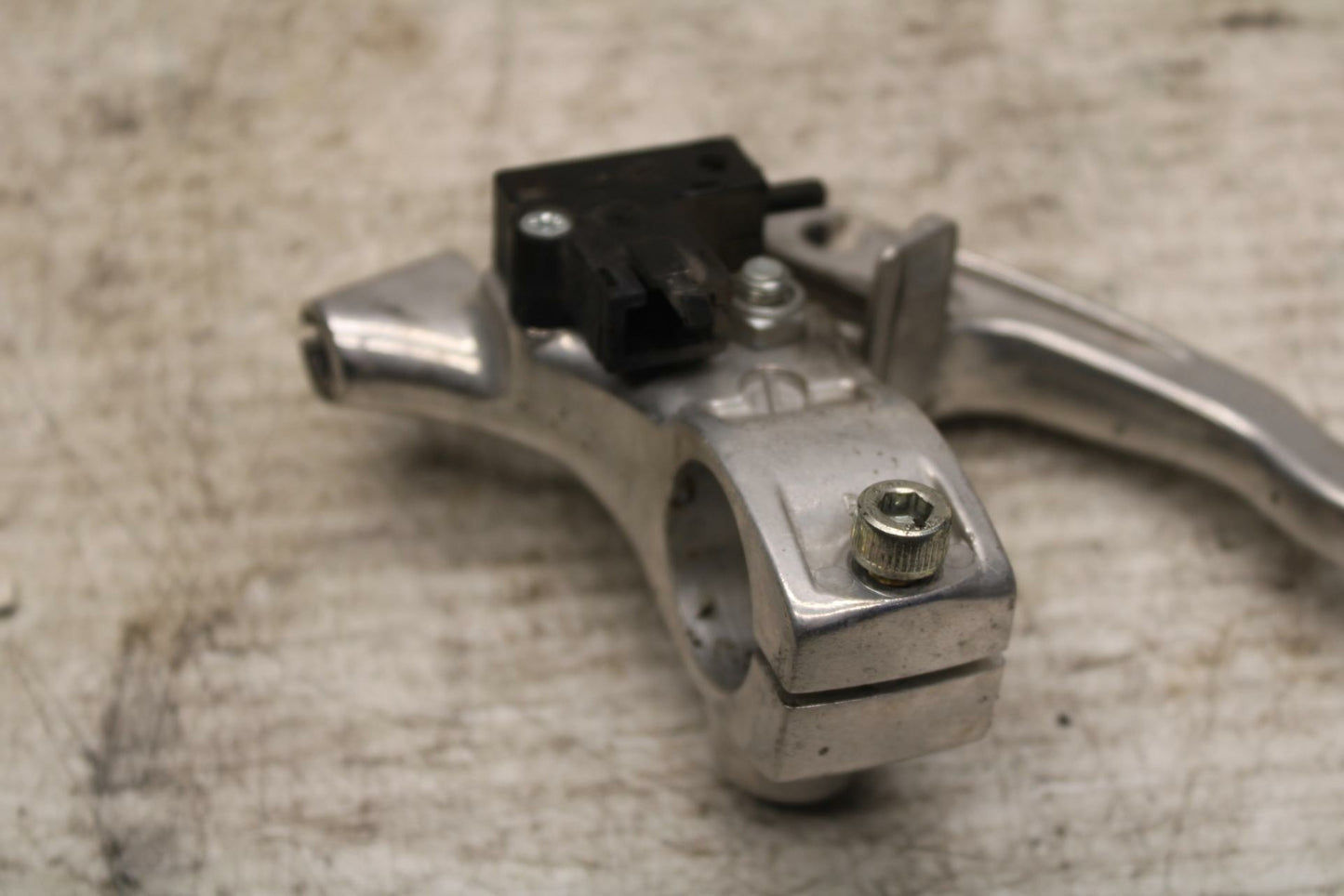 06-07 SUZUKI BOULEVARD S40 CLUTCH PERCH MOUNT WITH LEVER  BB375
