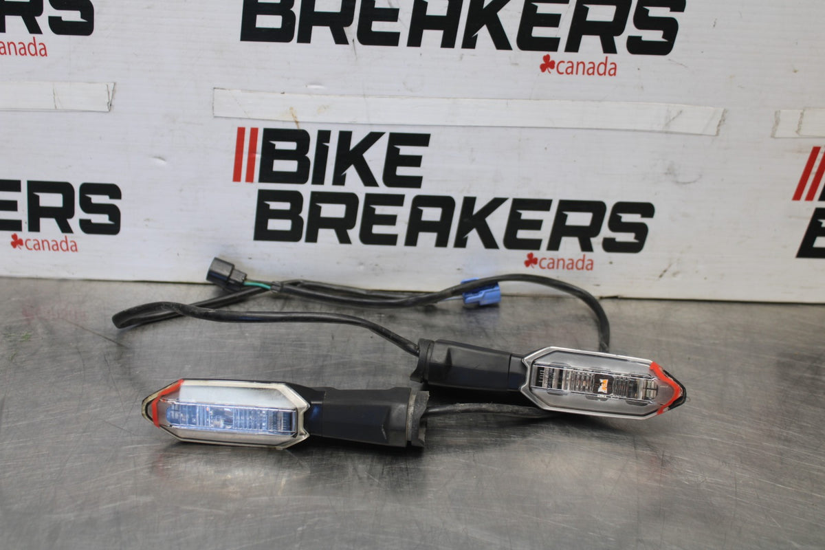 23 KAWASAKI NINJA 650 EX650 REAR LEFT RIGHT TURN SIGNALS LIGHT INDICATORS BB920