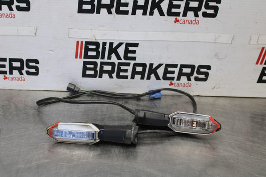 23 KAWASAKI NINJA 650 EX650 REAR LEFT RIGHT TURN SIGNALS LIGHT INDICATORS BB920
