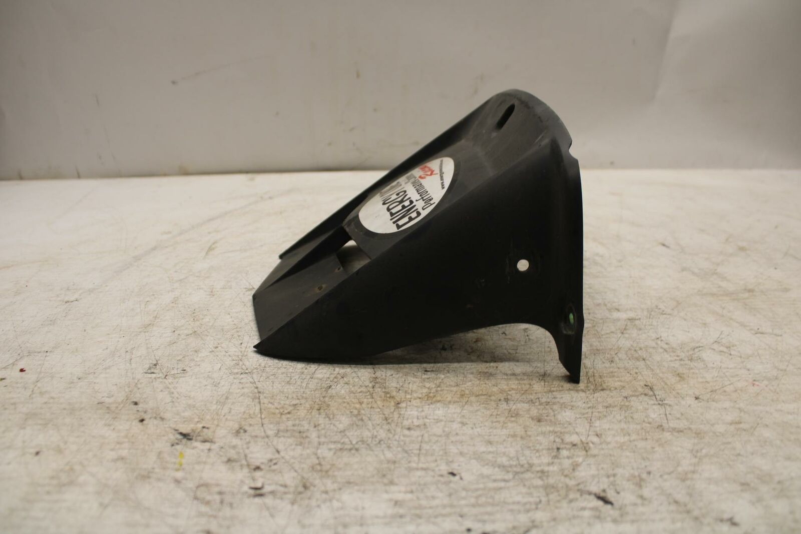 08 YAMAHA YZF R6 2c0 REAR BACK WHEEL TIRE HUGGER FENDER BB365
