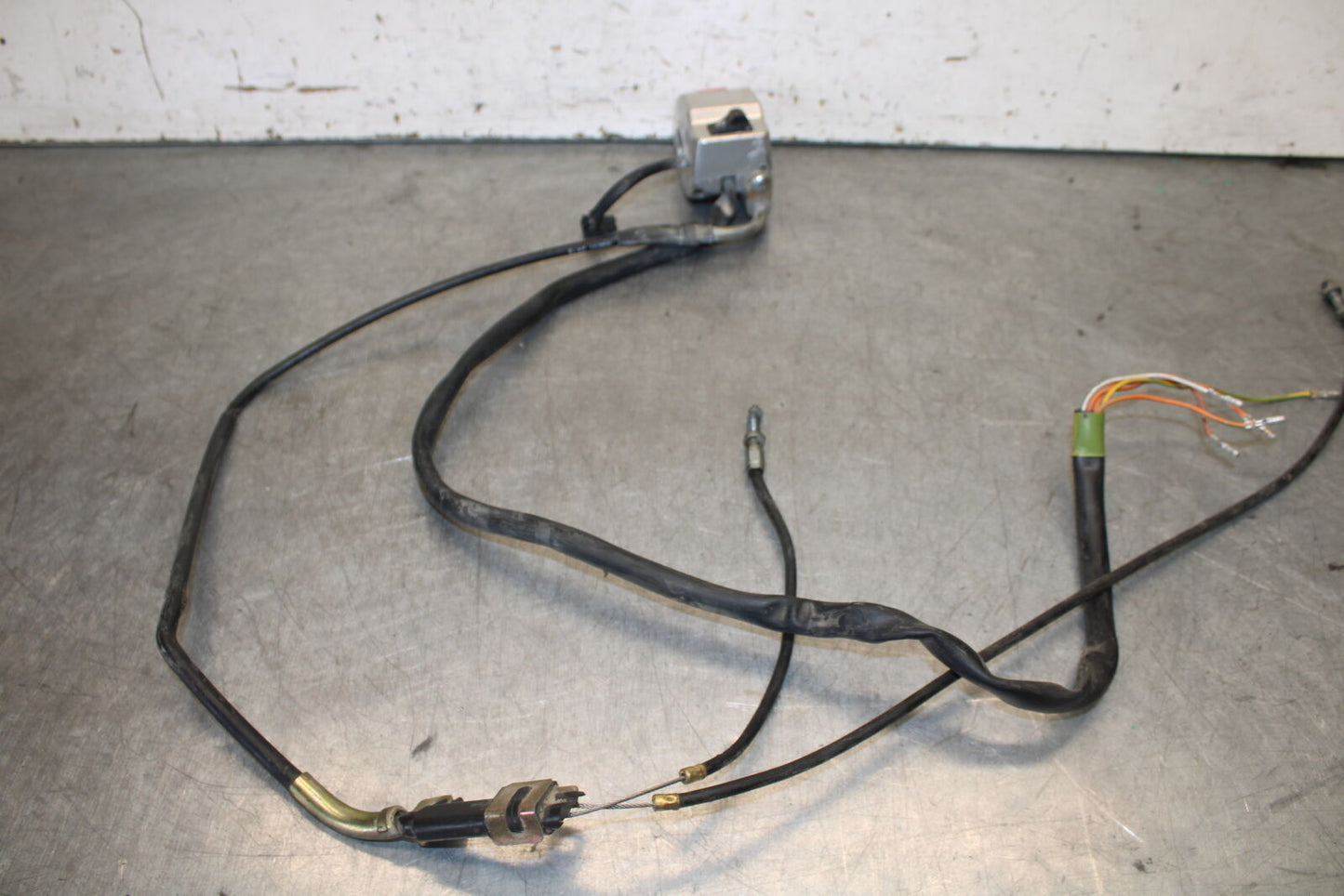 87-03 SUZUKI INTRUDER 1400 VS1400GLP RIGHT HANDLE KILL OFF START SWITCH  BB702