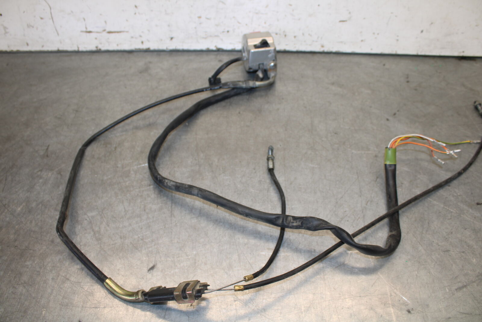 87-03 SUZUKI INTRUDER 1400 VS1400GLP RIGHT HANDLE KILL OFF START SWITCH  BB702