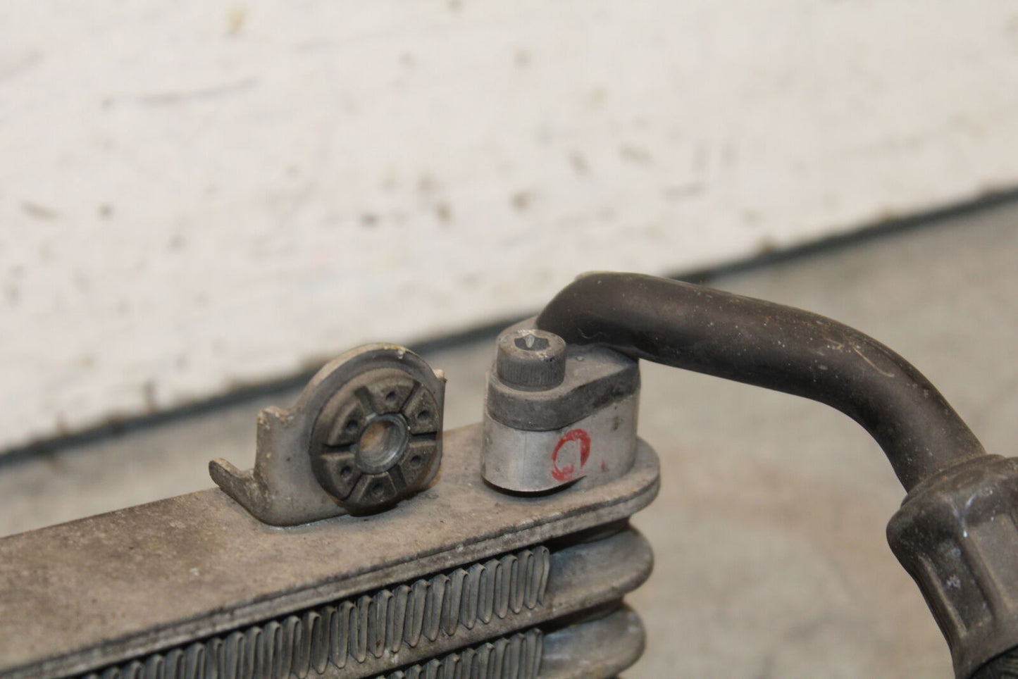 05-06 SUZUKI GSXR1000 ENGINE MOTOR OIL COOLER  16600-40F10 BB677