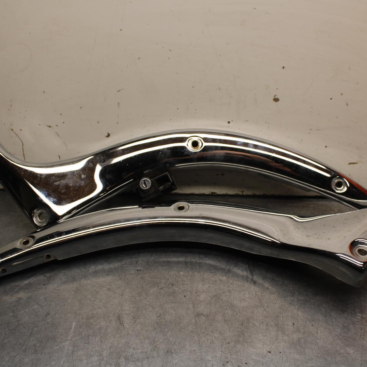 2013 Suzuki Boulevard C50T REAR BACK FENDER SUPPORT SUBFRAME 63130-06J01 BB625