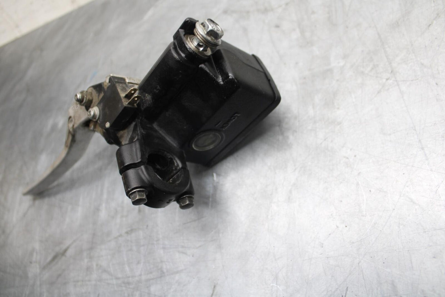 2016 Suzuki Bandit 1250S GSF1250SA ABS FRONT BRAKE MASTER CYLINDER BB509
