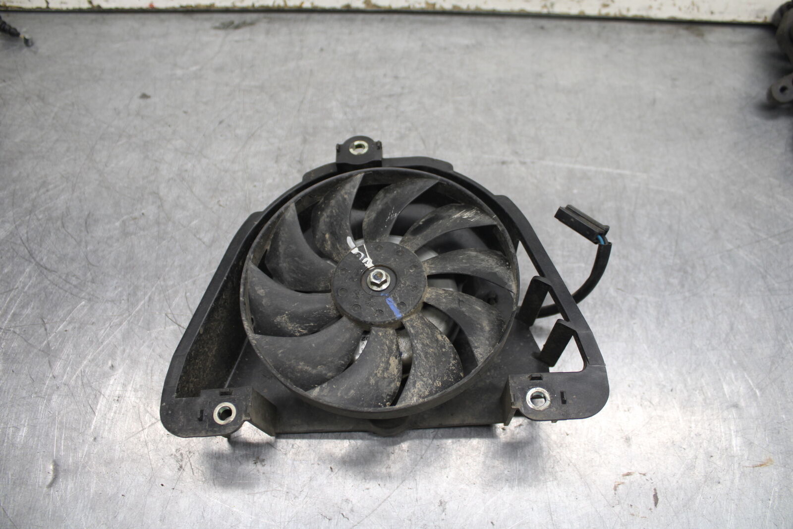 15-17 YAMAHA YZF R3 ENGINE RADIATOR COOLING FAN BB111