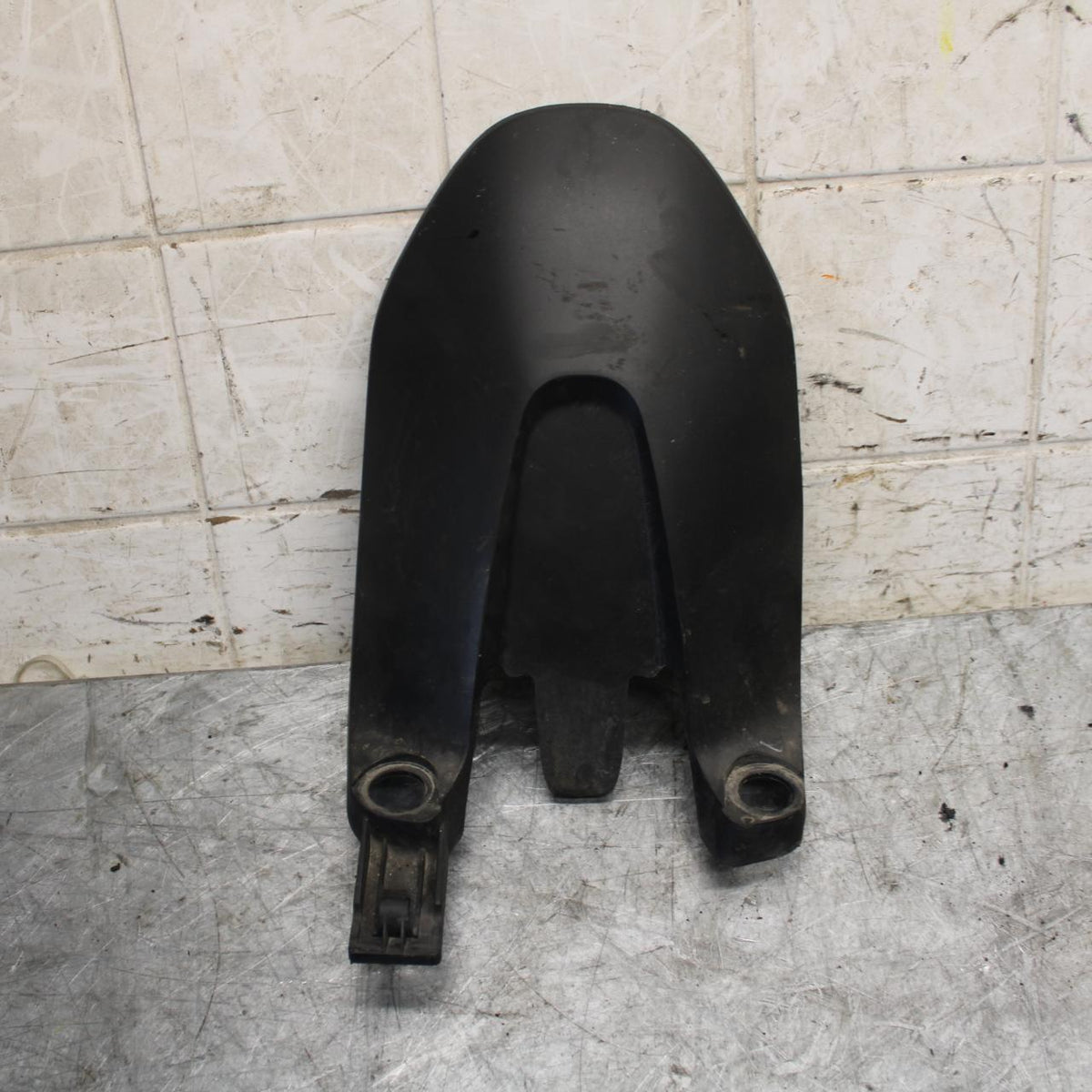 22-23 HUSQVARNA SVARTPILEN 401 REAR BACK WHEEL TIRE HUGGER FENDER BB541