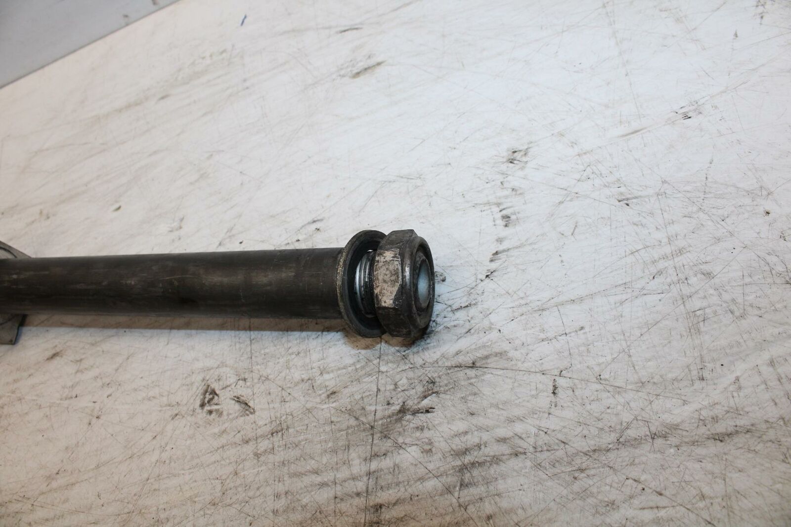 05-06 HONDA CBR600RR REAR AXLE BACK WHEEL PIVOT BOLT AXEL 42301-MEE-D00 BB307