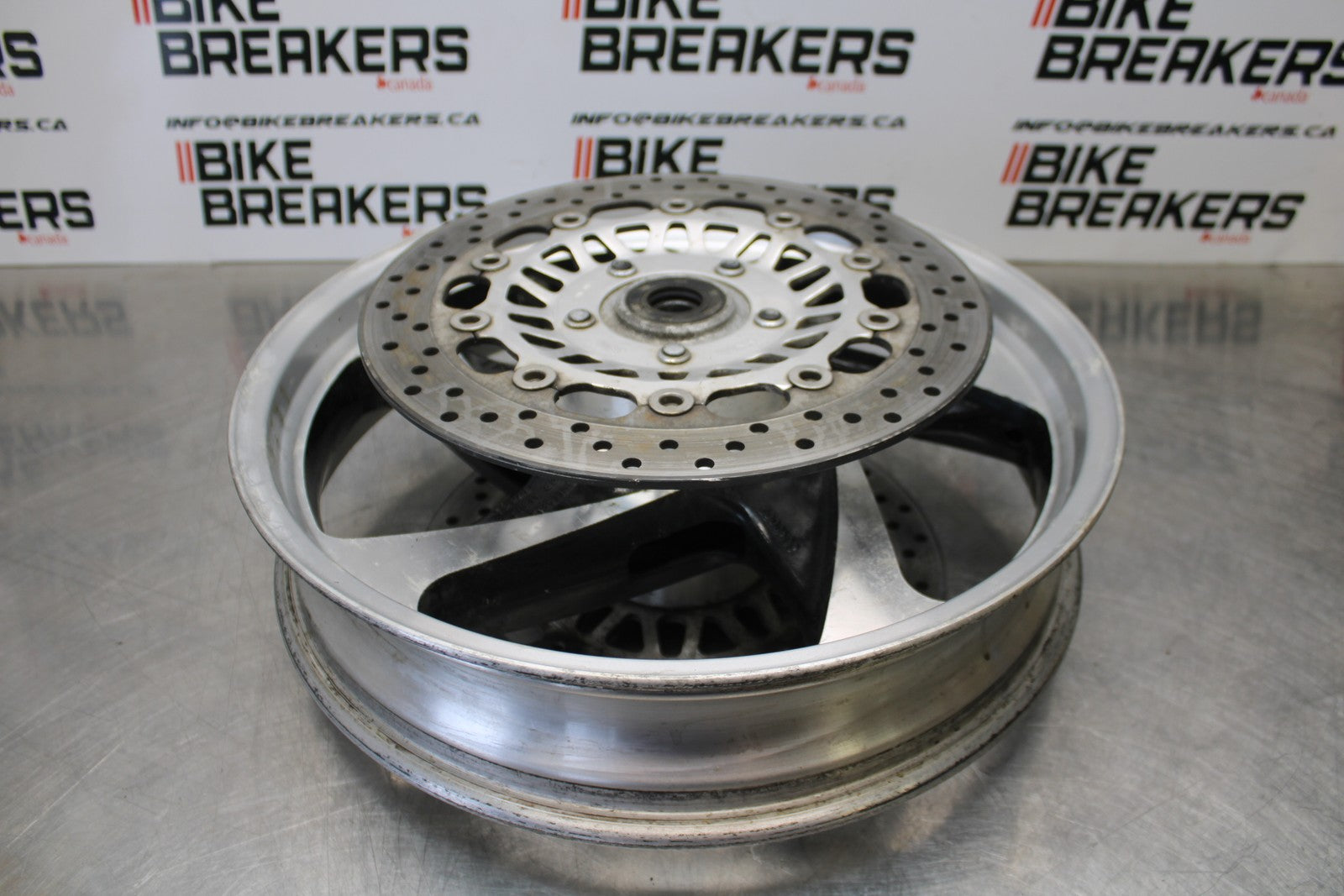 05 TRIUMPH ROCKET III FRONT WHEEL FRONT RIM & ROTORS BB186