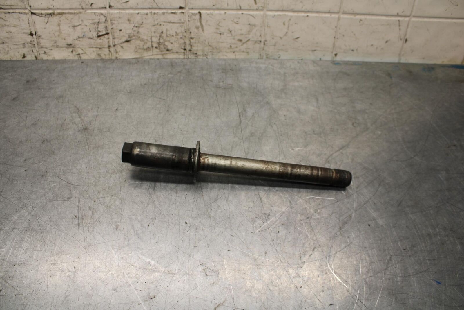 1997 Suzuki Bandit 1200 GSF1200S FRONT WHEEL RIM AXLE PIVOT BOLT BB559