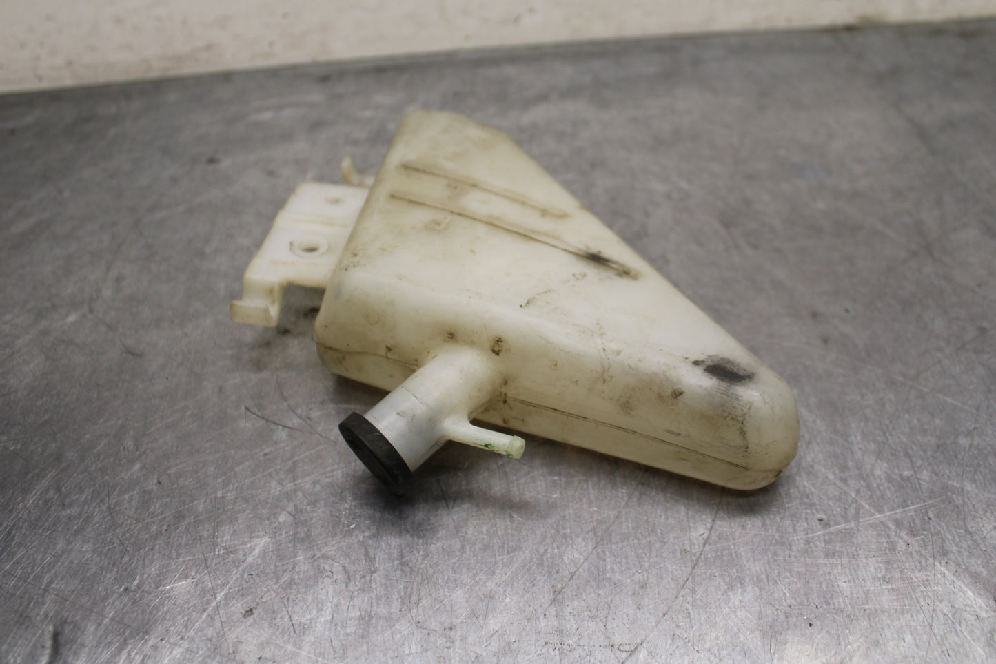 08-10 SUZUKI GSXR 600 COOLANT WATER TANK RESERVOIR BOTTLE BB132