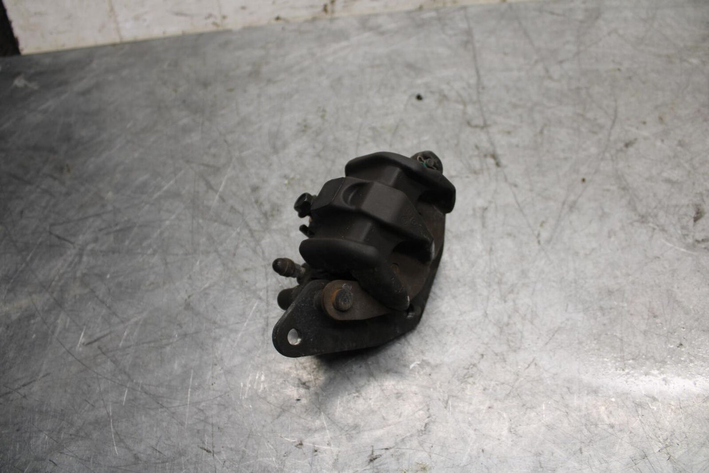 2015 Yamaha YZF R3 FRONT BRAKE CALIPER BB526