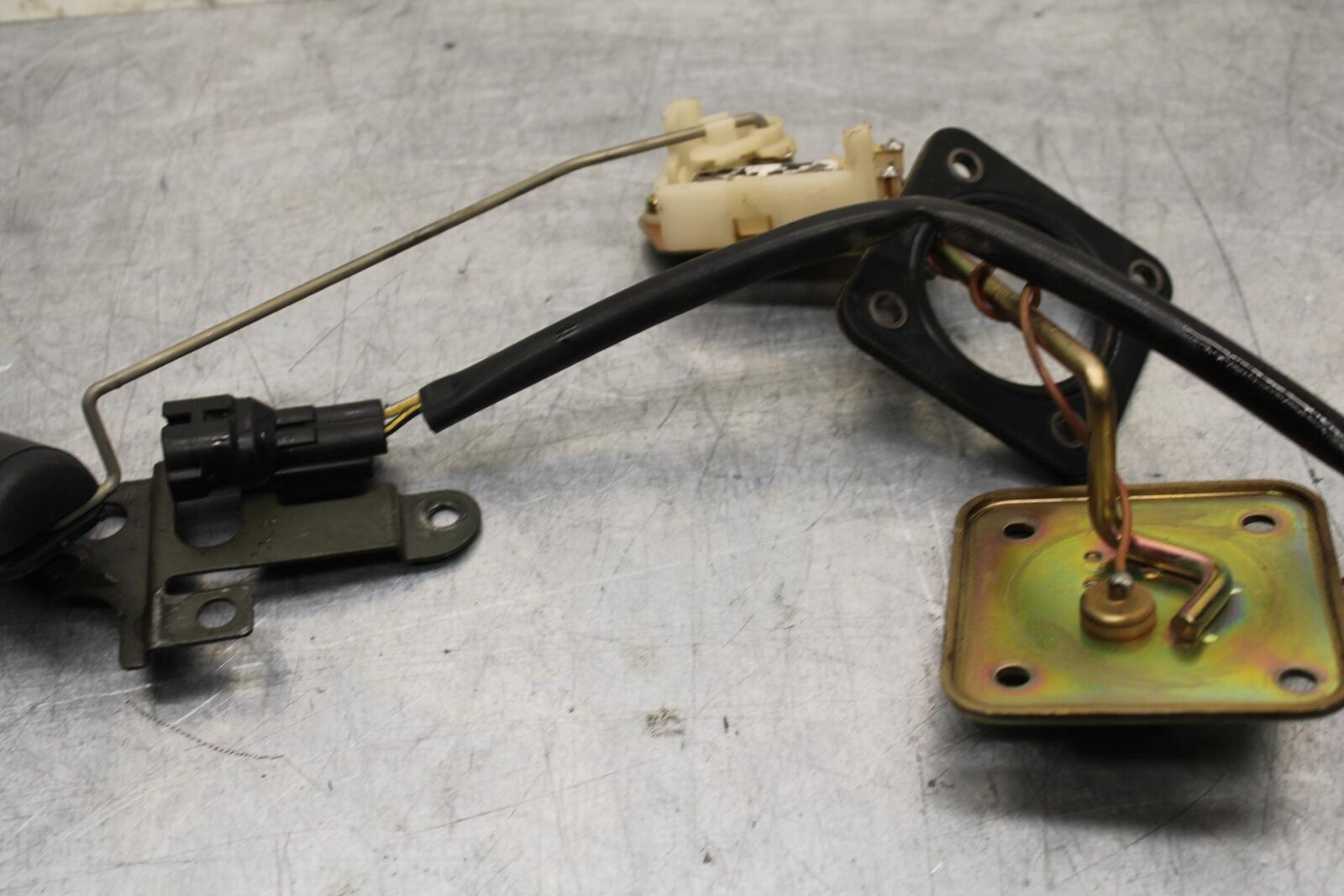 2000 Kawasaki Ninja ZX12R ZX1200A FLOAT GAS FUEL PETROL LEVEL SENDING UNIT BB565