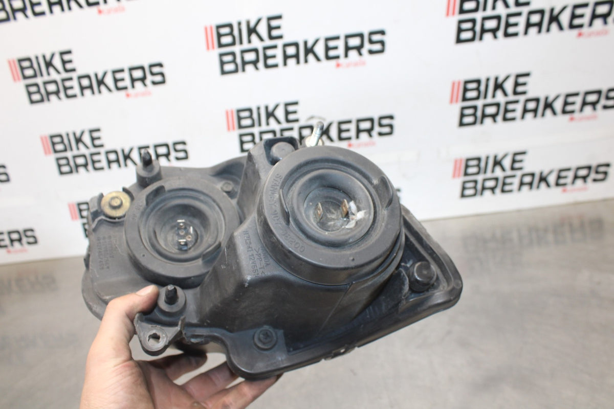 06-07 HONDA INTERCEPTOR 800 VFR800 FRONT RIGHT HEADLIGHT HEAD LIGHT LAMP BB917