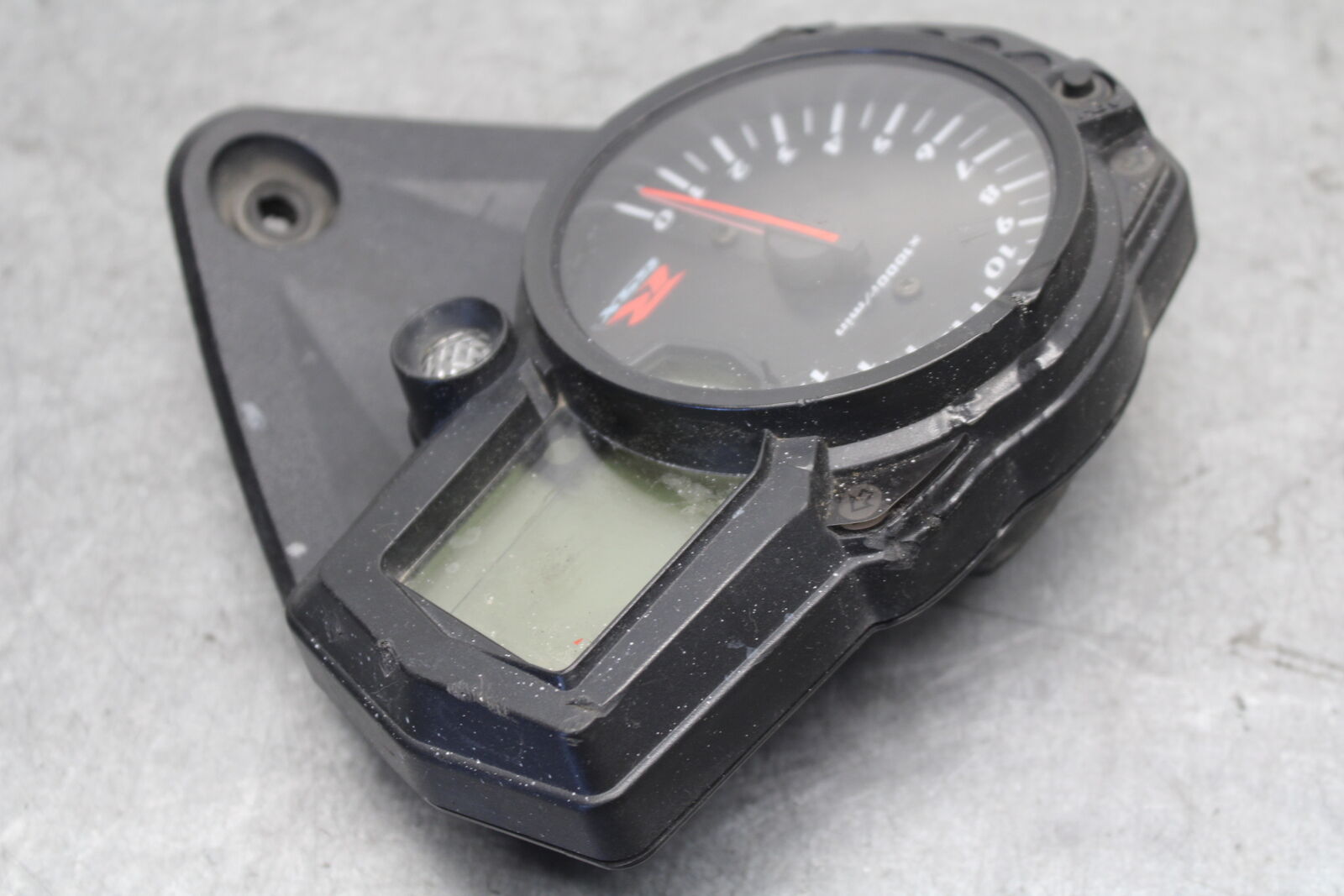 05-06 SUZUKI GSXR1000 SPEEDO TACH GAUGES CLUSTER SPEEDOMETER TACHOMETER BB677