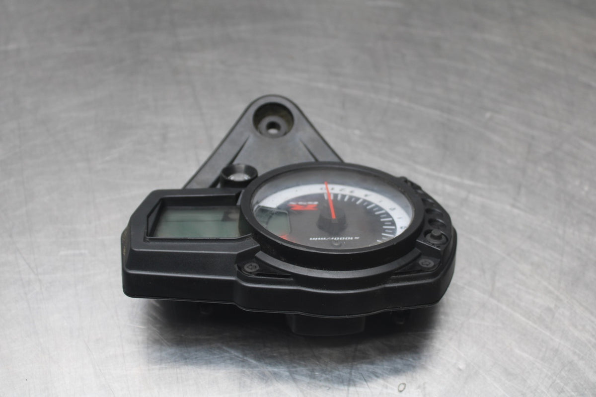 08-10 SUZUKI GSXR 600 SPEEDO GAUGES DISPLAY CLUSTER SPEEDOMETER TACHOMETER BB803