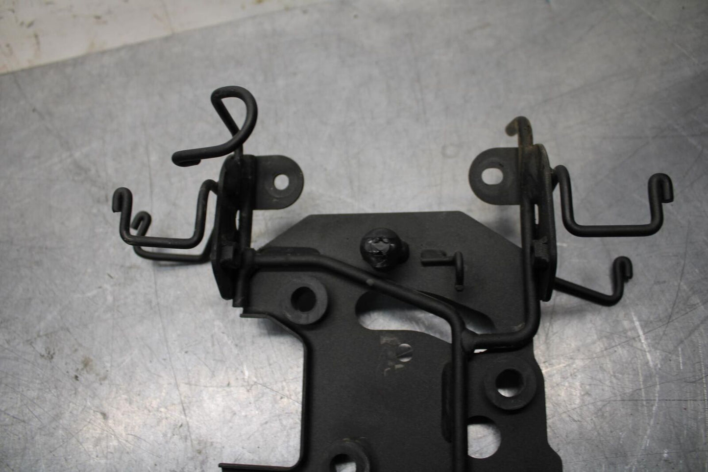 17-20 KAWASAKI Z125 PRO UPPER FAIRING MIRROR GAUGES STAY BRACKET BB74