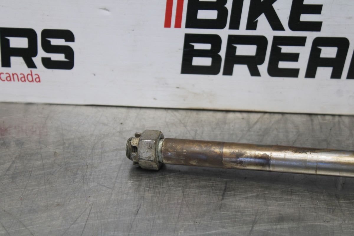 08 KAWASAKI VULCAN 1600 VN1600D NOMAD REAR AXLE WHEEL RIM PIVOT BOLT AXEL BB904