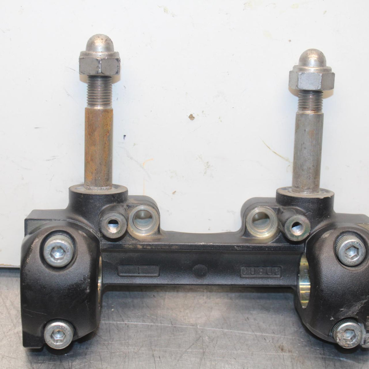 2007 Yamaha V Star 1300 XVS1300A HANDLEBAR RISERS BB78