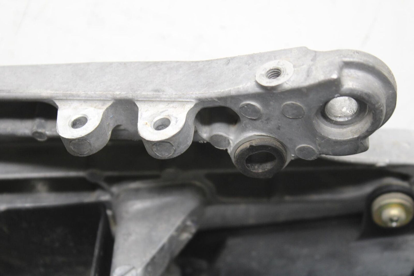 03-04 HONDA CBR600RR REAR SUBFRAME BACK SUB FRAME 50200-MEE-000 BB637