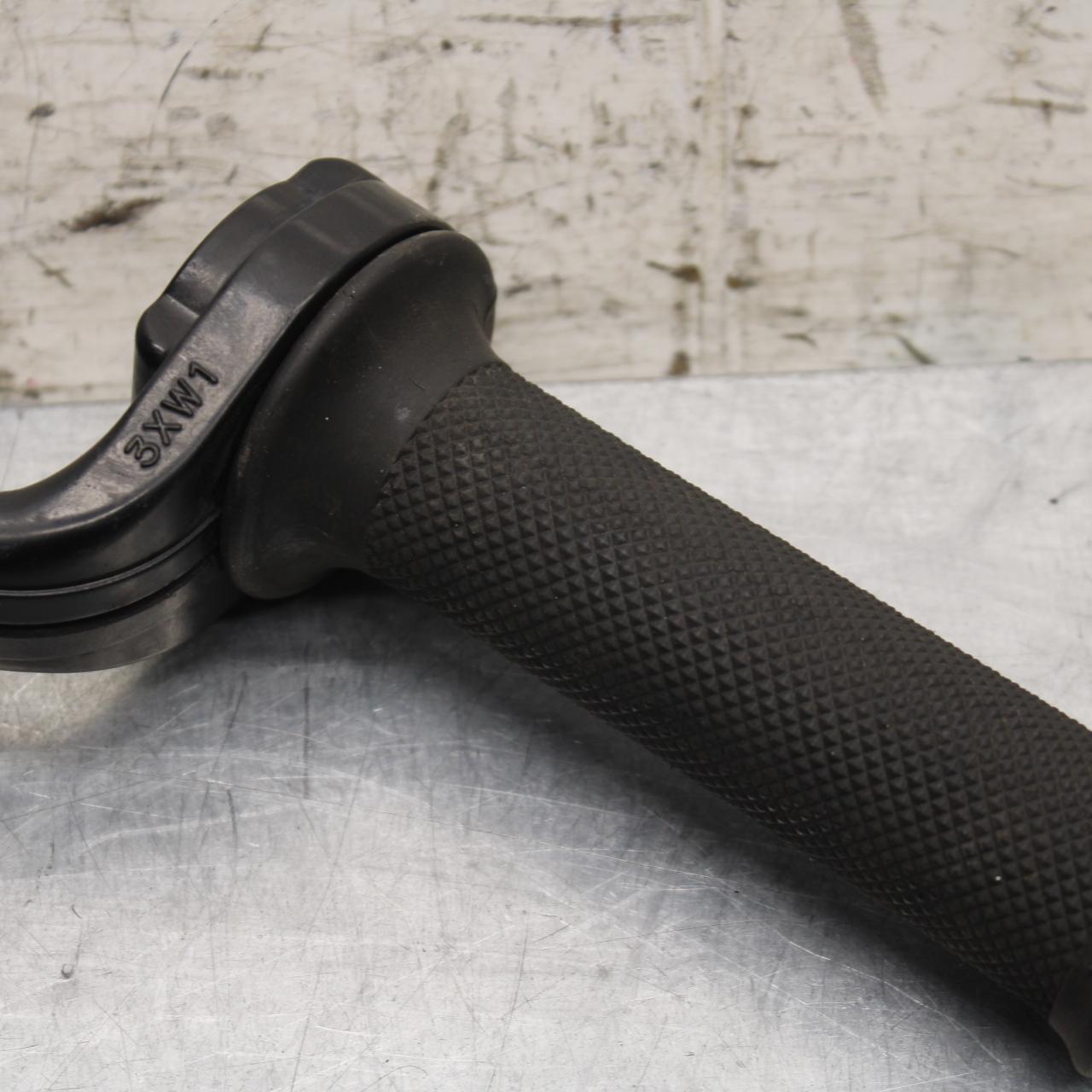 2000 Kawasaki Ninja ZX12R ZX1200A THROTTLE CABLE LINE HOUSING GUIDE BB565