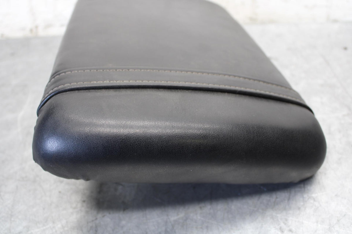 1998 Yamaha YZF R1 REAR BACK PASSENGER TANDEM SEAT PAD SADDLE PILLION BB53