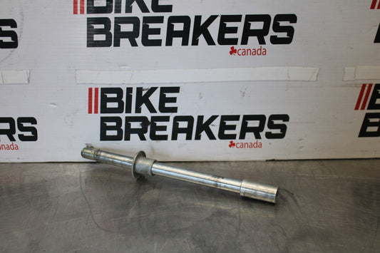 07 SUZUKI BOULEVARD M50 FRONT WHEEL RIM AXLE PIVOT BOLT BB897