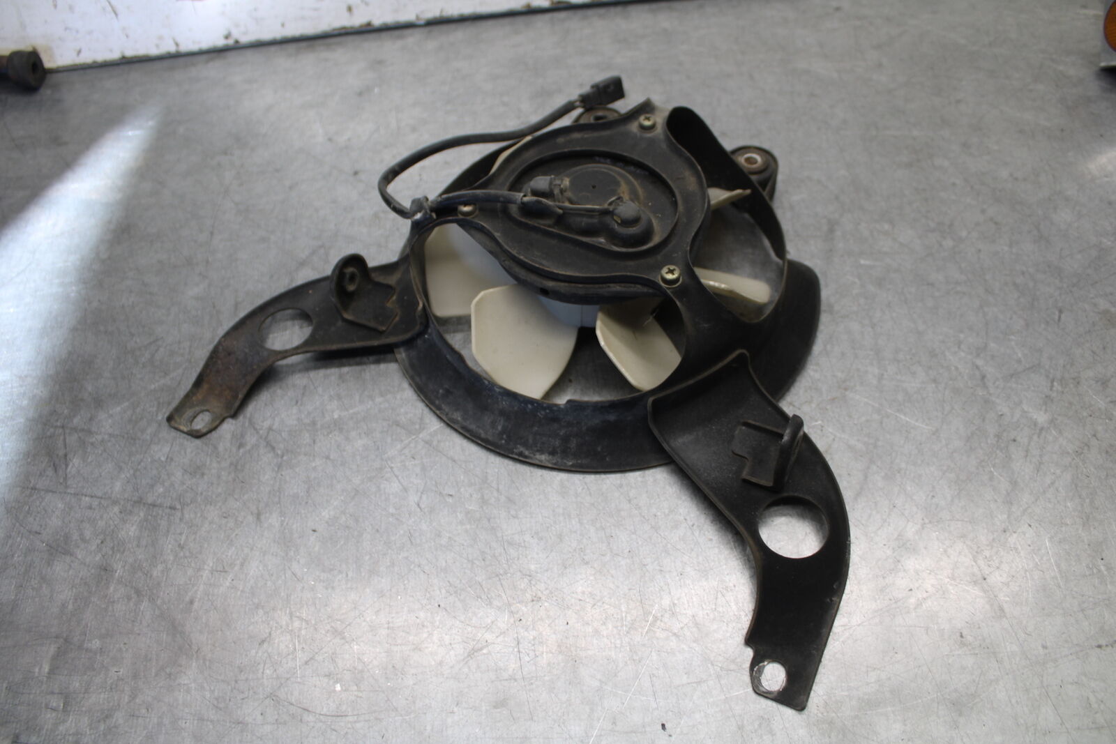 85-86 SUZUKI MADURA 1200 ENGINE RADIATOR COOLING FAN  BB691